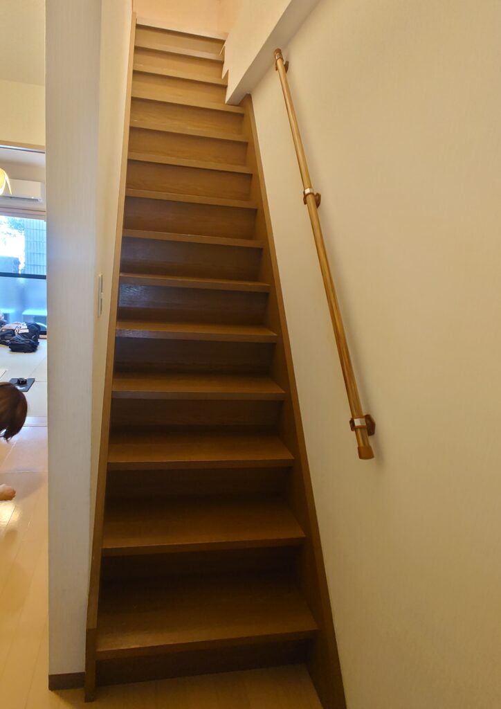 神戸市灘区 戸建住宅の階段下 デッドスペース 工事前の様子