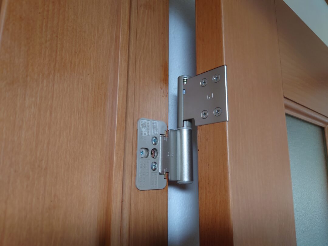 トステム室内ドア丁番の交換