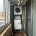 マンションベランダに設置された乾太くん完成写真