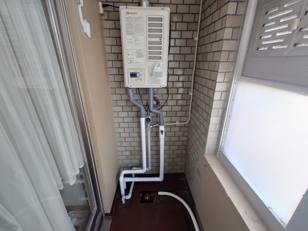 既設ガス給湯器から分岐したガス配管